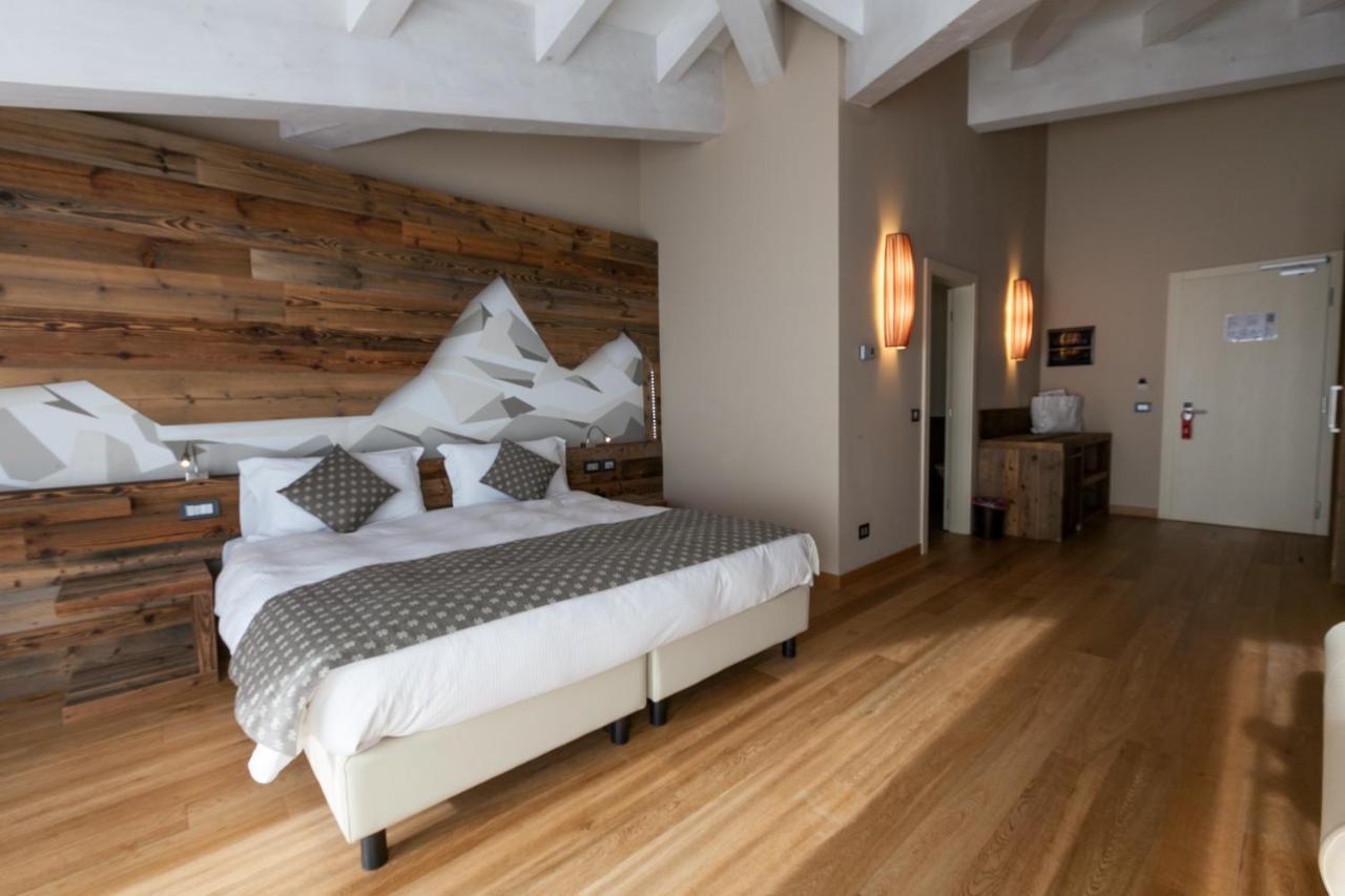 Hotel Delle Alpi ปัสโซเดลโตนาเล ภายนอก รูปภาพ