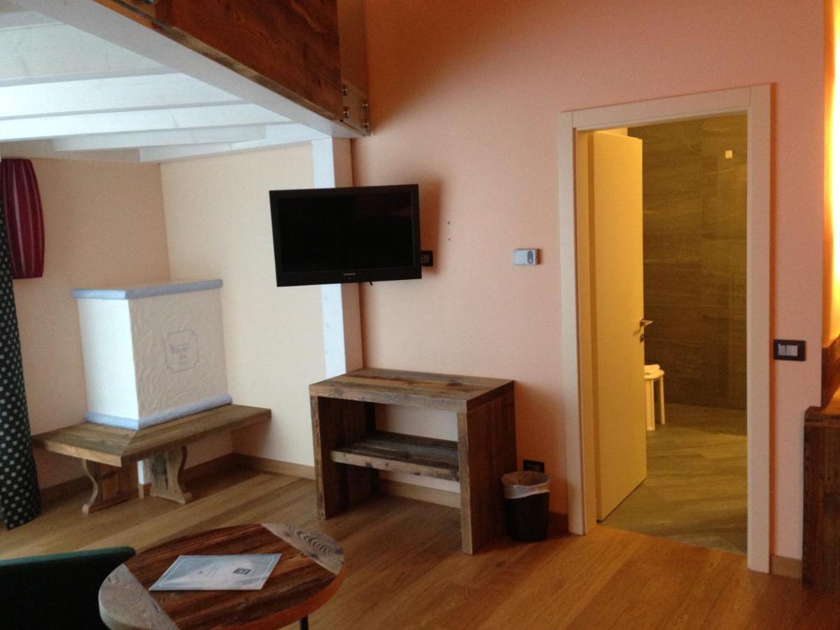 Hotel Delle Alpi ปัสโซเดลโตนาเล ภายนอก รูปภาพ