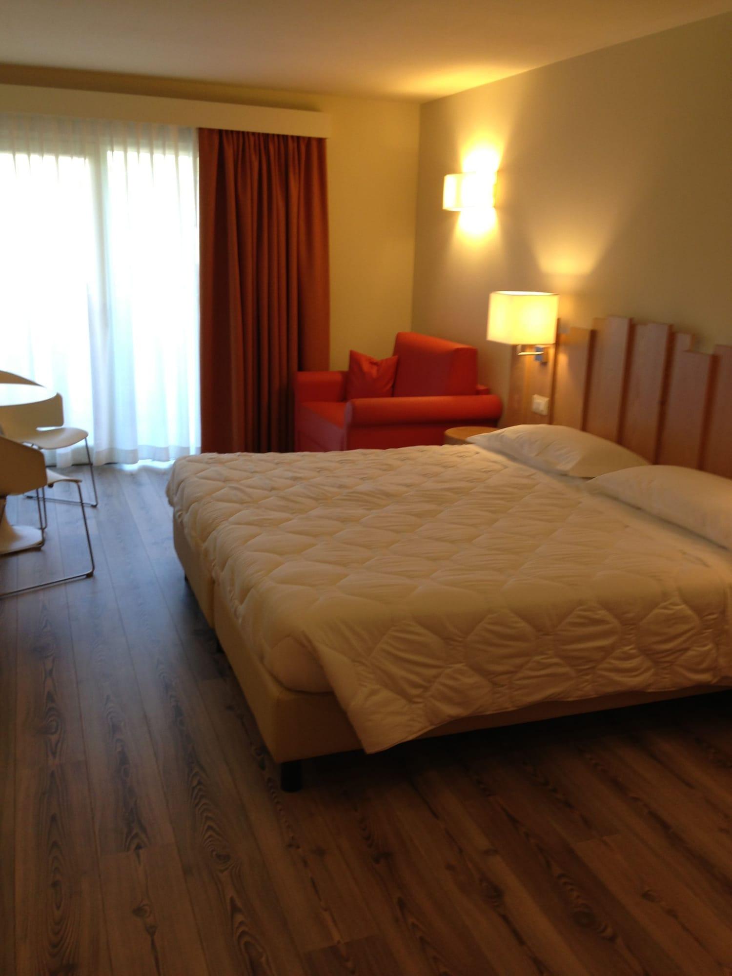 Hotel Delle Alpi ปัสโซเดลโตนาเล ภายนอก รูปภาพ