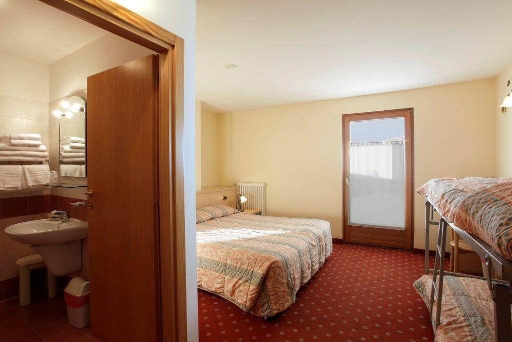 Hotel Delle Alpi ปัสโซเดลโตนาเล ภายนอก รูปภาพ
