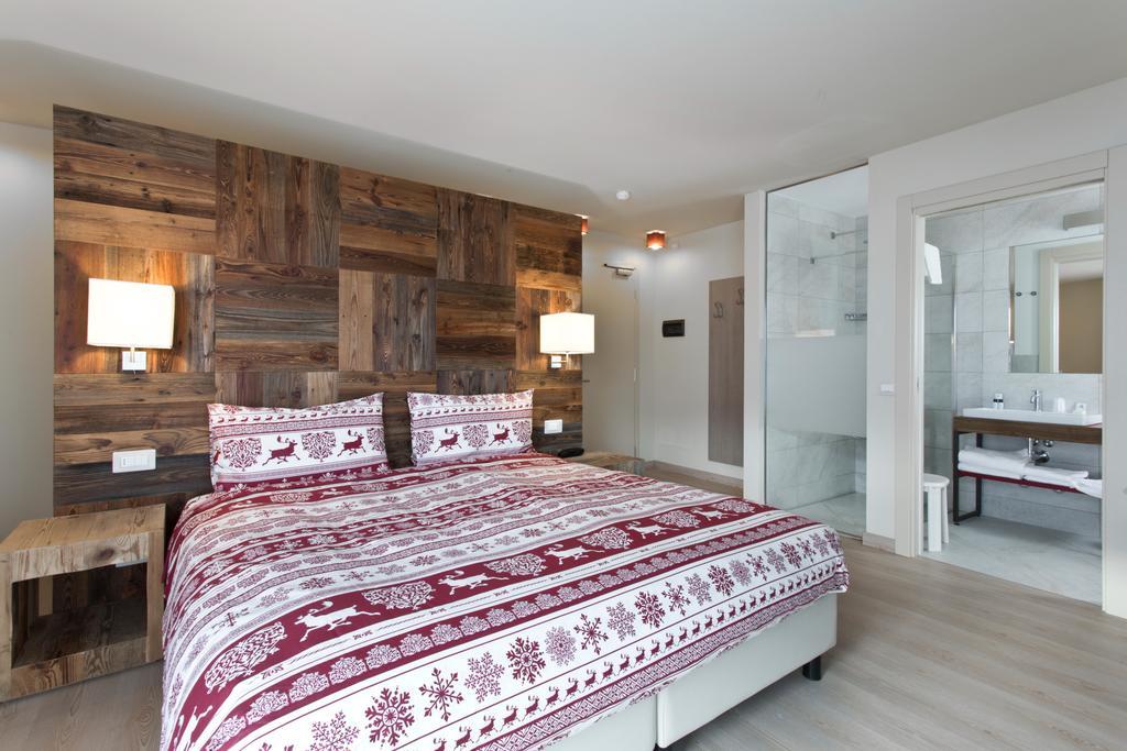 Hotel Delle Alpi ปัสโซเดลโตนาเล ภายนอก รูปภาพ