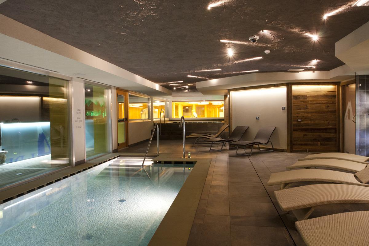 Hotel Delle Alpi ปัสโซเดลโตนาเล ภายนอก รูปภาพ