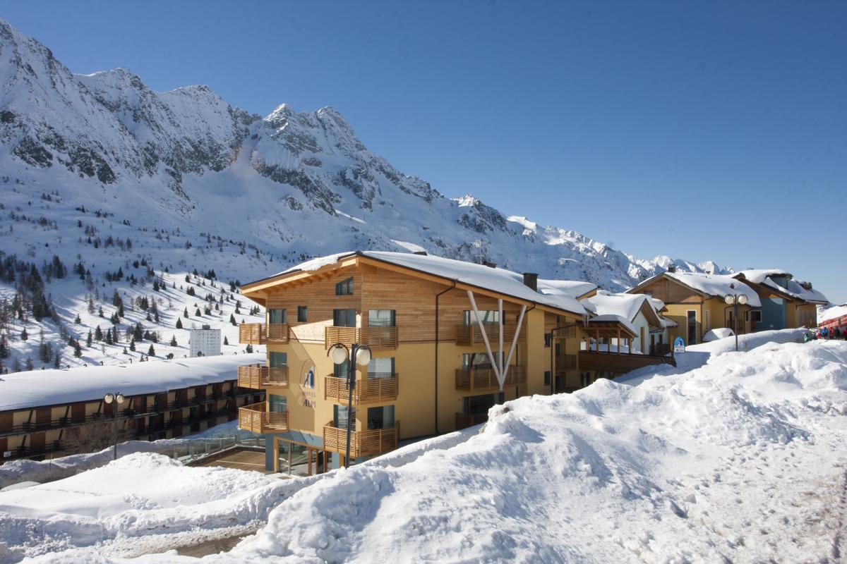 Hotel Delle Alpi ปัสโซเดลโตนาเล ภายนอก รูปภาพ