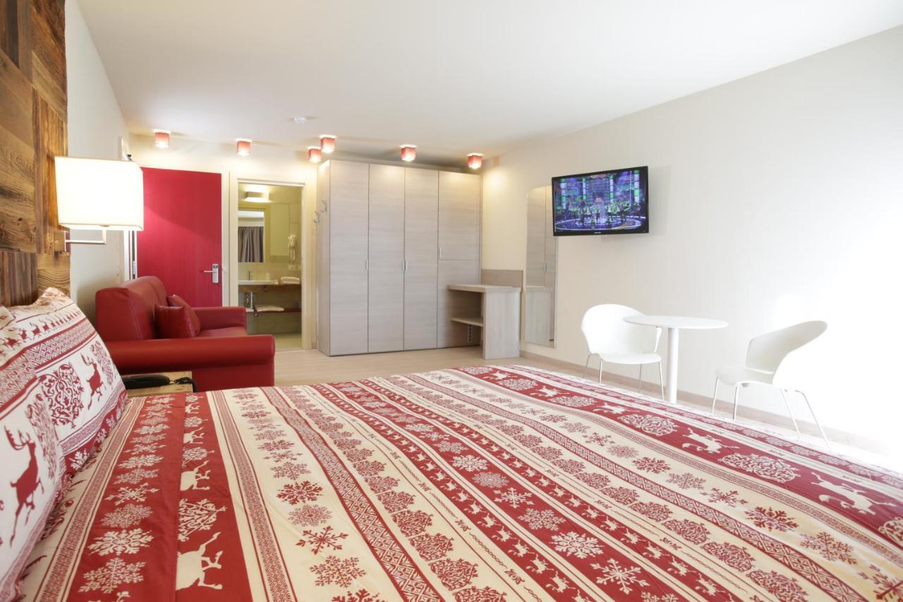 Hotel Delle Alpi ปัสโซเดลโตนาเล ภายนอก รูปภาพ