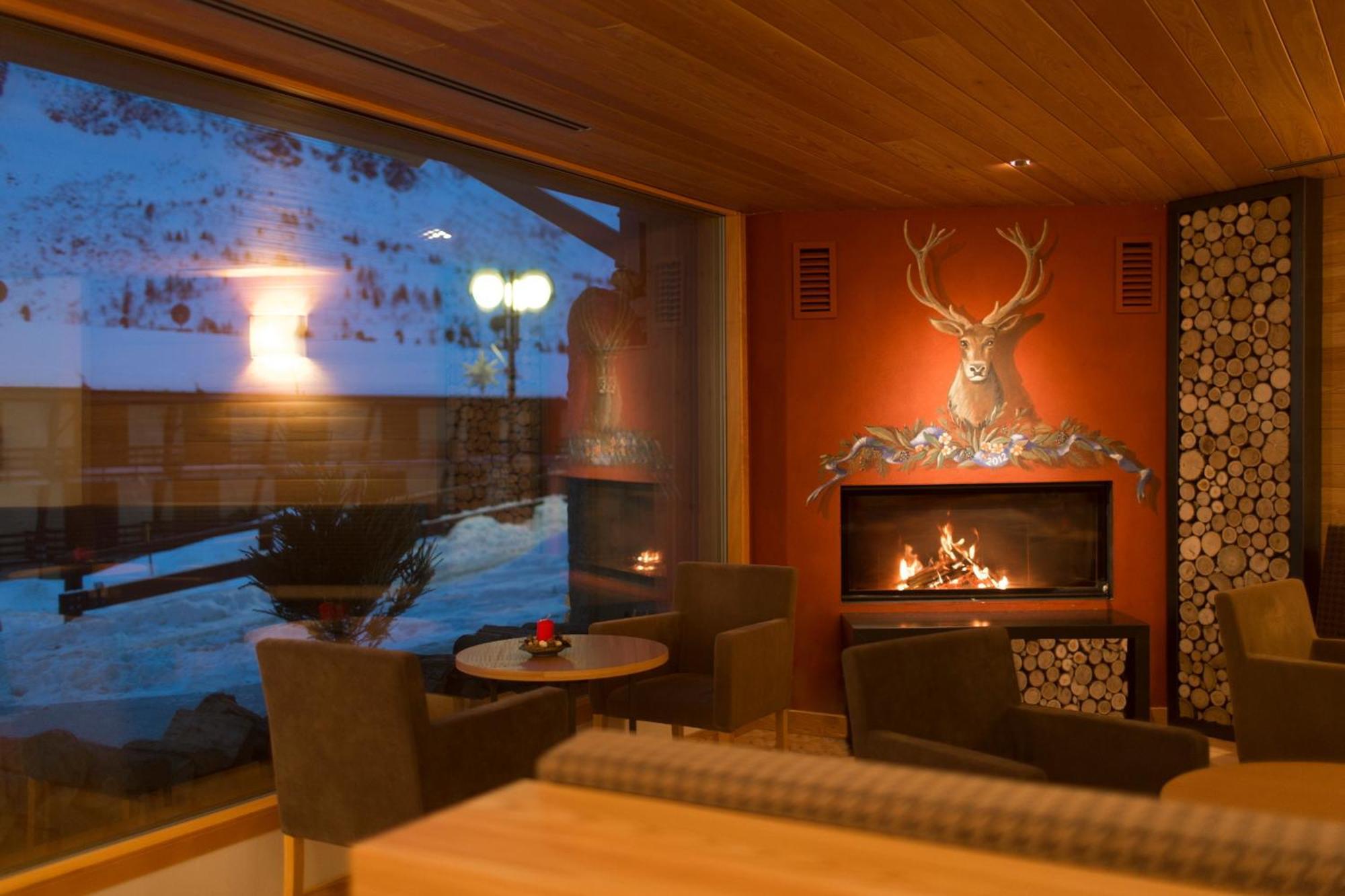 Hotel Delle Alpi ปัสโซเดลโตนาเล ภายนอก รูปภาพ