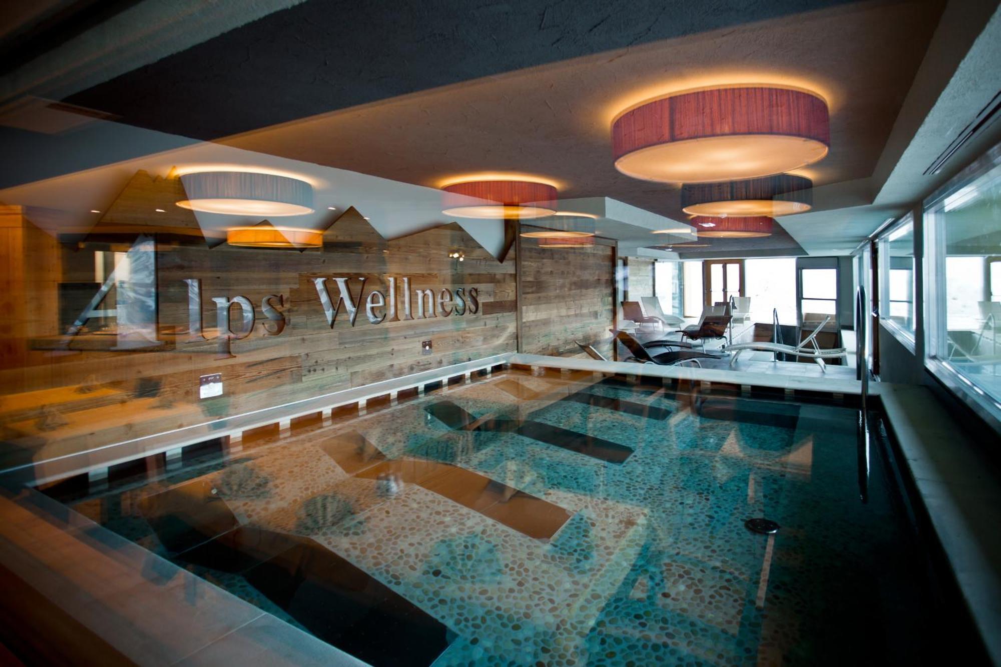 Hotel Delle Alpi ปัสโซเดลโตนาเล ภายนอก รูปภาพ